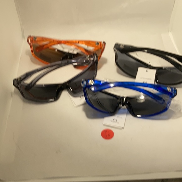 Men’s Nitrogen polarized plastic frame sunglasses. - Picture 2 of 2